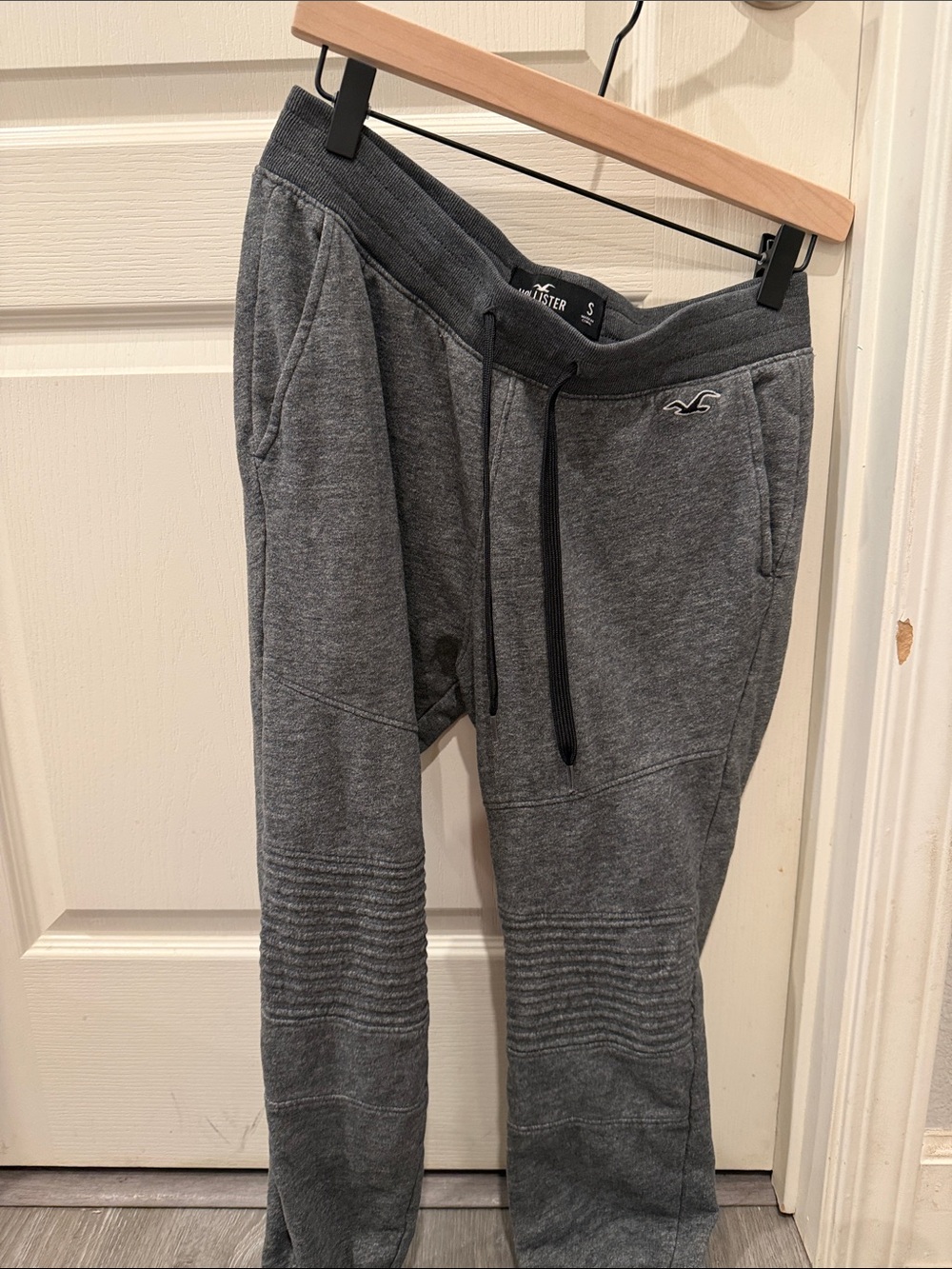 Hollister Charcoal Ribbed-Knee Joggers